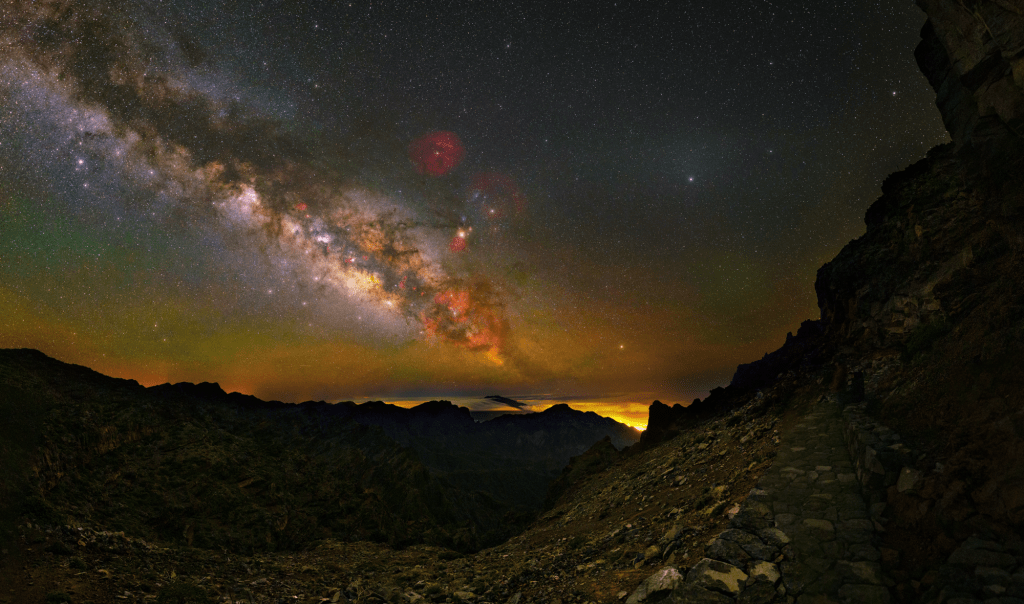 The dense galactic core of the Milky Way photographed in deep sky